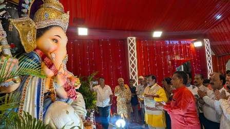 कला मंदिर, गंजपारा में गणपति बप्पा की भव्य स्थापना, भारत माता और वीर जवानों की झांकी ने खींचा सबका ध्यान...