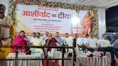 दुर्ग में 1.25 लाख दीपों से रोशन हुआ सेवा संकल्प का मुख्य मंच, शहर से गांव तक दिखी एकजुटता 4 दुर्ग में 1.25 लाख दीपों से रोशन हुआ सेवा संकल्प का मुख्य मंच, शहर से गांव तक दिखी एकजुटता