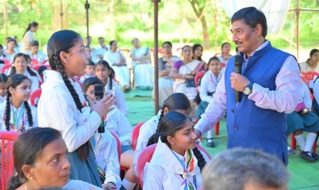 विद्यार्थियों से नैतिकता पर संवाद, बीएसपी के युवा अधिकारियों को सतर्कता का संदेश...