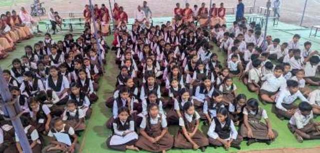 पहंदा में बच्चों ने दिखाई प्रतिभा, सांस्कृतिक प्रस्तुतियों से लेकर विज्ञान-गणित मॉडल तक छाई रचनात्मकता...