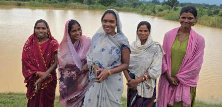 ’विशेष लेख’ : मत्स्य पालन से समृद्ध हो रही सरगुजा की ग्रामीण अर्थव्यवस्था, किसानों और महिलाओं के लिए खुल रहे स्वरोजगार के नए अवसर... 13 ’विशेष लेख’ : मत्स्य पालन से समृद्ध हो रही सरगुजा की ग्रामीण अर्थव्यवस्था, किसानों और महिलाओं के लिए खुल रहे स्वरोजगार के नए अवसर...