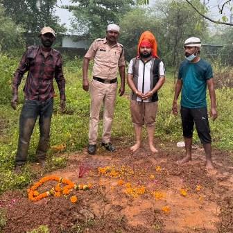 11 दिन बाद खारुन नदी में मिले अज्ञात शव को मिला सम्मान, सर्व समाज कल्याण समिति ने कराया अंतिम संस्कार