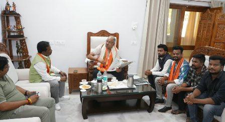 मां दंतेश्वरी के दरबार में सांसद बृजमोहन अग्रवाल ने टेका मत्था, जगदलपुर में केदार कश्यप और महेश कश्यप से की मुलाकात...