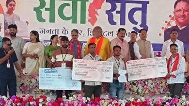 दुर्ग में मुख्यमंत्री विष्णु देव साय ने स्वच्छता कर्मियों का किया सम्मान, पीएम स्वनिधि हितग्राहियों को सौंपे डेमो चेक...