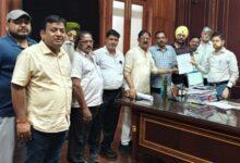 ट्रांसपोर्ट नगर की समस्याओं को लेकर कलेक्टर से मिले ट्रक-ट्रेलर ट्रांसपोर्ट एसोसिएशन के पदाधिकारी...