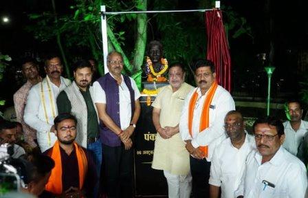 पत्रकार स्व. पंकज शर्मा की प्रतिमा का उप मुख्यमंत्री श्री विजय शर्मा ने किया अनावरण, पत्रकारिता में योगदान को किया गया याद...