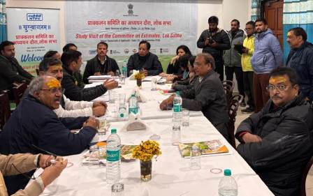 उत्तराखंड अध्ययन दौरे पर पहुंचे बृजमोहन अग्रवाल, केदारनाथ-बद्रीनाथ में की पूजा-अर्चना...
