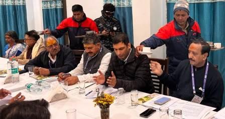 उत्तराखंड अध्ययन दौरे पर पहुंचे बृजमोहन अग्रवाल, केदारनाथ-बद्रीनाथ में की पूजा-अर्चना...