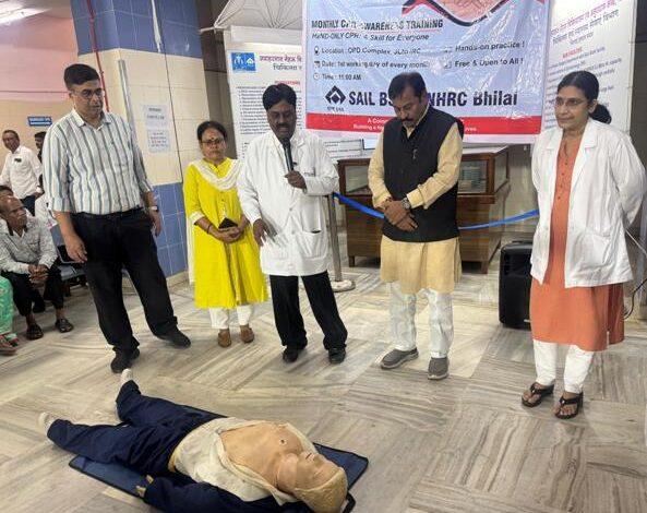 सेक्टर-9 अस्पताल पहुंचे सांसद विजय बघेल, व्यवस्थाओं का लिया जायजा और CPR का किया अभ्यास... 5 सेक्टर-9 अस्पताल पहुंचे सांसद विजय बघेल, व्यवस्थाओं का लिया जायजा और CPR का किया अभ्यास...