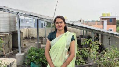 सूर्य की रोशनी ने बदली खिलेश्वरी की जिंदगी, सोलर पैनल लगते ही बिजली बिल हुआ शून्य...