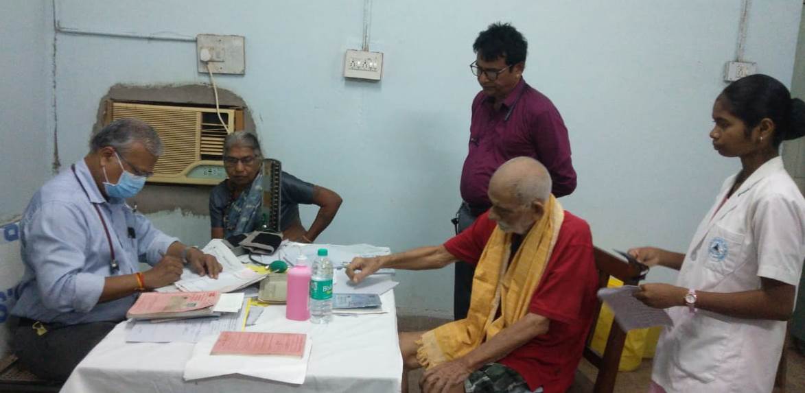 राजहरा माइंस अस्पताल में स्वास्थ्य सेवा का विस्तार, 28वें मेगा मेडिकल कैंप में 620 मरीजों को मिला विशेषज्ञ उपचार... 10 राजहरा माइंस अस्पताल में स्वास्थ्य सेवा का विस्तार, 28वें मेगा मेडिकल कैंप में 620 मरीजों को मिला विशेषज्ञ उपचार...