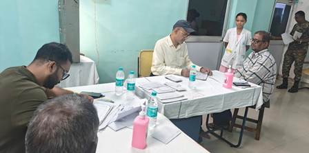 राजहरा माइंस अस्पताल में स्वास्थ्य सेवा का विस्तार, 28वें मेगा मेडिकल कैंप में 620 मरीजों को मिला विशेषज्ञ उपचार... 9 राजहरा माइंस अस्पताल में स्वास्थ्य सेवा का विस्तार, 28वें मेगा मेडिकल कैंप में 620 मरीजों को मिला विशेषज्ञ उपचार...