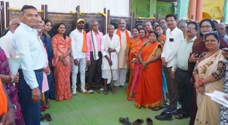 रिसाली बस्ती के वार्ड 31 विकास को मिली बड़ी सौगात, 1.36 करोड़ के कार्यों का भूमिपूजन... 3 रिसाली बस्ती के वार्ड 31 विकास को मिली बड़ी सौगात, 1.36 करोड़ के कार्यों का भूमिपूजन...