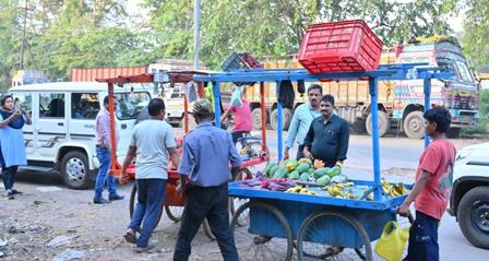फॉरेस्ट एवेन्यू रोड पर अतिक्रमण के खिलाफ सख्ती, संयुक्त अभियान में दी गई समझाइश...