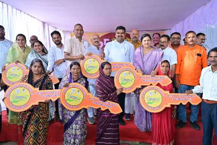 फेकारी में सेवा सेतु कैंप बना ग्रामीणों के लिए मदद का मंच, मंत्री गजेन्द्र यादव ने बांटे लाभ के प्रमाण-पत्र...