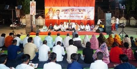 कैप्टन स्मित मच्छार के स्वास्थ्य लाभ के लिए दूधाधारी मठ में 11 बार गूंजा हनुमान चालीसा... 13 कैप्टन स्मित मच्छार के स्वास्थ्य लाभ के लिए दूधाधारी मठ में 11 बार गूंजा हनुमान चालीसा...