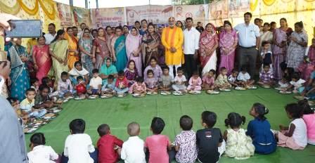 सेवा संकल्प अभियान: अंजोरा में आंगनबाड़ी बहनों का सम्मान, बच्चों को मिला नेवता भोज...