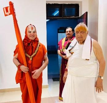 ईश्वर और जीव के मिलन का नाम है रास: भिलाई में श्रीमद्भागवत महापुराण कथा का भव्य समापन, पुष्प होली ने बांधा समां... 22 ईश्वर और जीव के मिलन का नाम है रास: भिलाई में श्रीमद्भागवत महापुराण कथा का भव्य समापन, पुष्प होली ने बांधा समां...