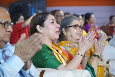 ईश्वर और जीव के मिलन का नाम है रास: भिलाई में श्रीमद्भागवत महापुराण कथा का भव्य समापन, पुष्प होली ने बांधा समां... 19 ईश्वर और जीव के मिलन का नाम है रास: भिलाई में श्रीमद्भागवत महापुराण कथा का भव्य समापन, पुष्प होली ने बांधा समां...