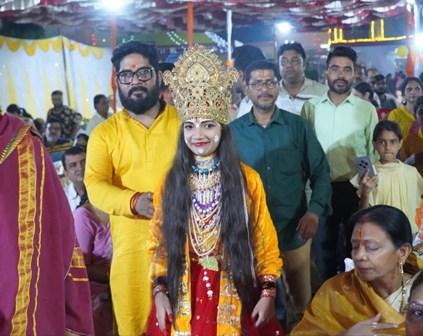 ईश्वर और जीव के मिलन का नाम है रास: भिलाई में श्रीमद्भागवत महापुराण कथा का भव्य समापन, पुष्प होली ने बांधा समां... 18 ईश्वर और जीव के मिलन का नाम है रास: भिलाई में श्रीमद्भागवत महापुराण कथा का भव्य समापन, पुष्प होली ने बांधा समां...