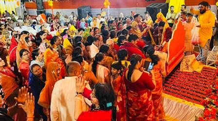 ईश्वर और जीव के मिलन का नाम है रास: भिलाई में श्रीमद्भागवत महापुराण कथा का भव्य समापन, पुष्प होली ने बांधा समां... 20 ईश्वर और जीव के मिलन का नाम है रास: भिलाई में श्रीमद्भागवत महापुराण कथा का भव्य समापन, पुष्प होली ने बांधा समां...