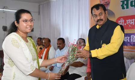 नवागढ़ में सूर्यघर योजना का संदेश: सोलर पैनल लगाकर बिजली बिल में पाएं राहत, हितग्राही के बिल में दिखा माइनस 14,261... 10 नवागढ़ में सूर्यघर योजना का संदेश: सोलर पैनल लगाकर बिजली बिल में पाएं राहत, हितग्राही के बिल में दिखा माइनस 14,261...