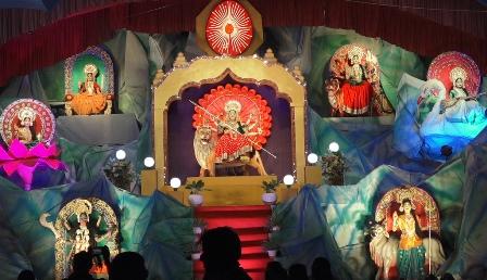 बिना पलक झपकाए मूर्ति रूप में दर्शन दे रहीं चैतन्य देवियां, भिलाई के राजयोग भवन में आकर्षण का केंद्र बनी दिव्य झांकी...