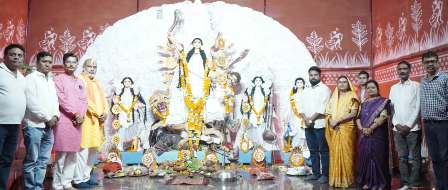 महाष्टमी पर मां दुर्गा की आराधना में लीन हुए विधायक ललित चंद्राकर, रिसाली-मरोदा और भिलाई के दुर्गा पंडालों में पहुंचकर लिया आशीर्वाद... 10 महाष्टमी पर मां दुर्गा की आराधना में लीन हुए विधायक ललित चंद्राकर, रिसाली-मरोदा और भिलाई के दुर्गा पंडालों में पहुंचकर लिया आशीर्वाद...