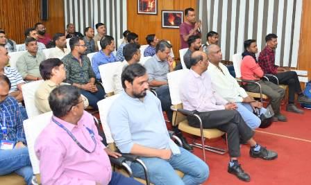 भिलाई इस्पात संयंत्र में सुरक्षा पर निदेशक प्रभारी का सीधा संवाद, शून्य दुर्घटना के लक्ष्य पर जोर...