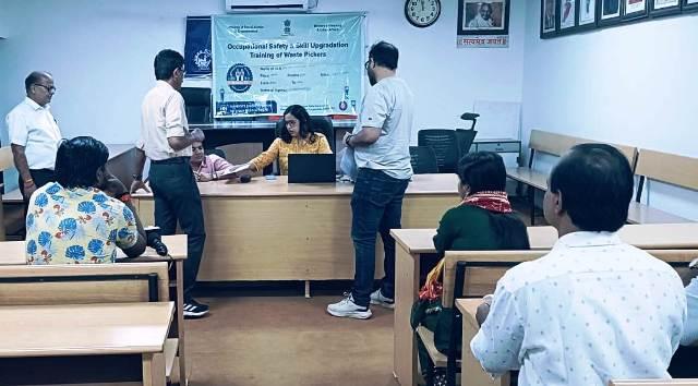 भिलाई निगम के जनदर्शन में पहुंचीं जनता की समस्याएं, आयुक्त सुरुचि सिंह ने अधिकारियों को दिए त्वरित निराकरण के निर्देश...