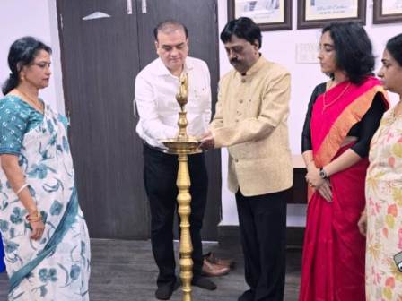 जेएलएनएचआरसी में महिला ठेका श्रमिकों के लिए ‘नई चेतना’ कार्यक्रम, कानूनी अधिकारों और कार्यस्थल सुरक्षा पर किया जागरूक...