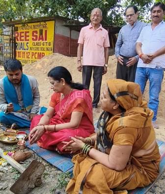 भिलाई के भ्रदेश्वर महाकाल शिव मंदिर में होगा सौंदर्यीकरण, 3 लाख रुपये से टाइल्स, मार्बल और ग्रेनाइट लगाने भूमिपूजन संपन्न...