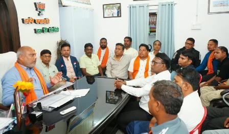 धान खरीदी से कैशलेस इलाज तक, छत्तीसगढ़ सरकार के फैसलों को विधायक ललित चंद्राकर ने बताया जनहित में ऐतिहासिक... 3 धान खरीदी से कैशलेस इलाज तक, छत्तीसगढ़ सरकार के फैसलों को विधायक ललित चंद्राकर ने बताया जनहित में ऐतिहासिक...