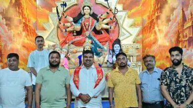 नवरात्रि पर गजेन्द्र यादव ने किए माता रानी के दर्शन, शहर की सुख-समृद्धि के लिए मांगा आशीर्वाद... 5 नवरात्रि पर गजेन्द्र यादव ने किए माता रानी के दर्शन, शहर की सुख-समृद्धि के लिए मांगा आशीर्वाद...