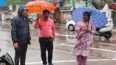 चक्रवाती तूफान के असर को लेकर दुर्ग निगम अलर्ट, आयुक्त लीना कोसम ने किया शहर का निरीक्षण... 6 चक्रवाती तूफान के असर को लेकर दुर्ग निगम अलर्ट, आयुक्त लीना कोसम ने किया शहर का निरीक्षण...