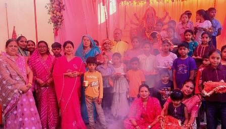 महाअष्टमी पर नगर पालिक निगम, दुर्ग परिसर स्थित मां दुर्गा मंदिर में महापौर अलका बाघमार ने किया कन्या पूजन, कन्याओं को भोजन कराकर लिया आशीर्वाद... 10 महाअष्टमी पर नगर पालिक निगम, दुर्ग परिसर स्थित मां दुर्गा मंदिर में महापौर अलका बाघमार ने किया कन्या पूजन, कन्याओं को भोजन कराकर लिया आशीर्वाद...