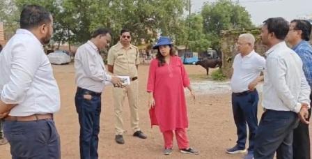 हाइजीनिक फूड जोन से ई-बस डिपो और प्रधानमंत्री आवास तक पहुंचीं आयुक्त सुरुचि सिंह, विकास कार्यों का लिया जायजा...